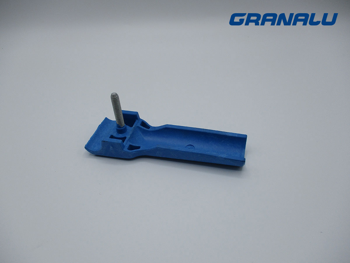 patin-antidesgaste-azul-con-tornillo-dracomet-02